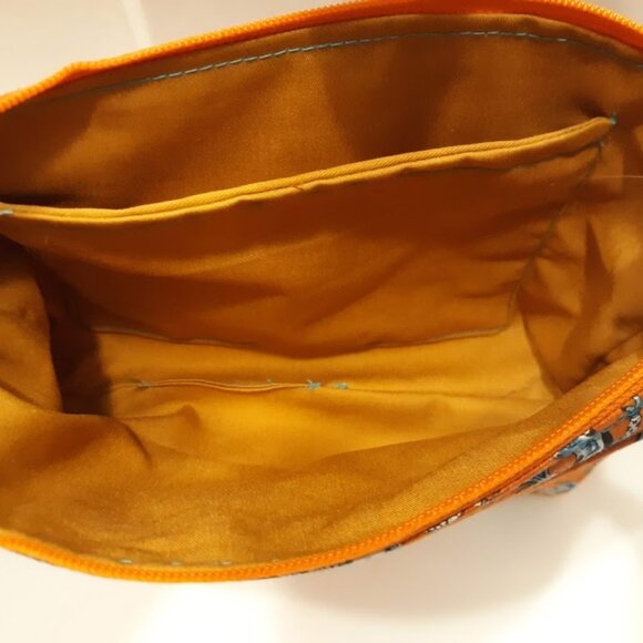 New Gecko theme Vinyl trim Clutch travel make-up bag Wristlet cosmetics Rust Blu - Picture 9 of 12